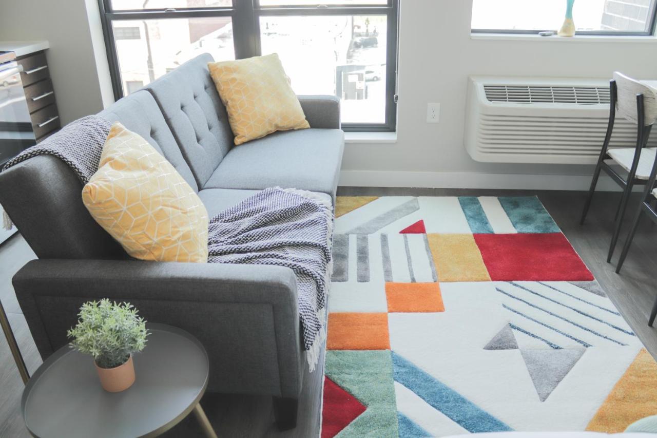 Sleepover Premier Downtown Des Moines Apartments ภายนอก รูปภาพ
