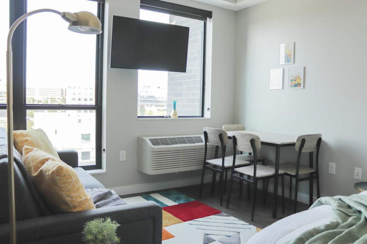 Sleepover Premier Downtown Des Moines Apartments ภายนอก รูปภาพ