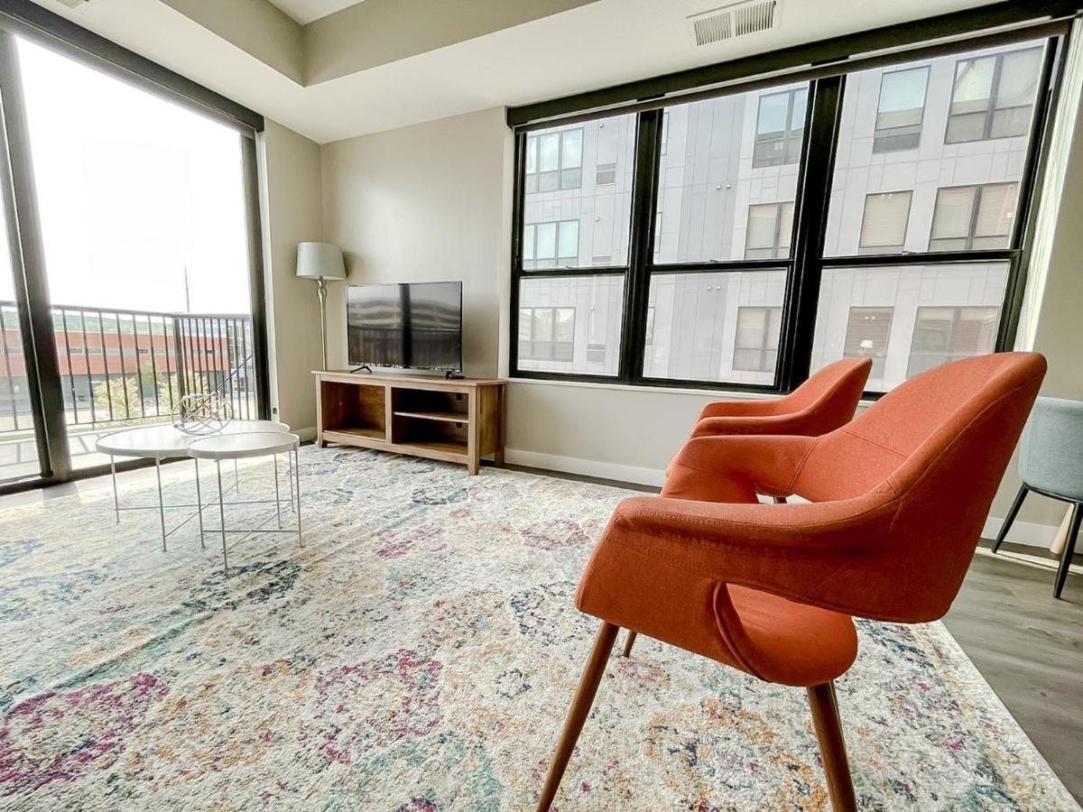Sleepover Premier Downtown Des Moines Apartments ภายนอก รูปภาพ