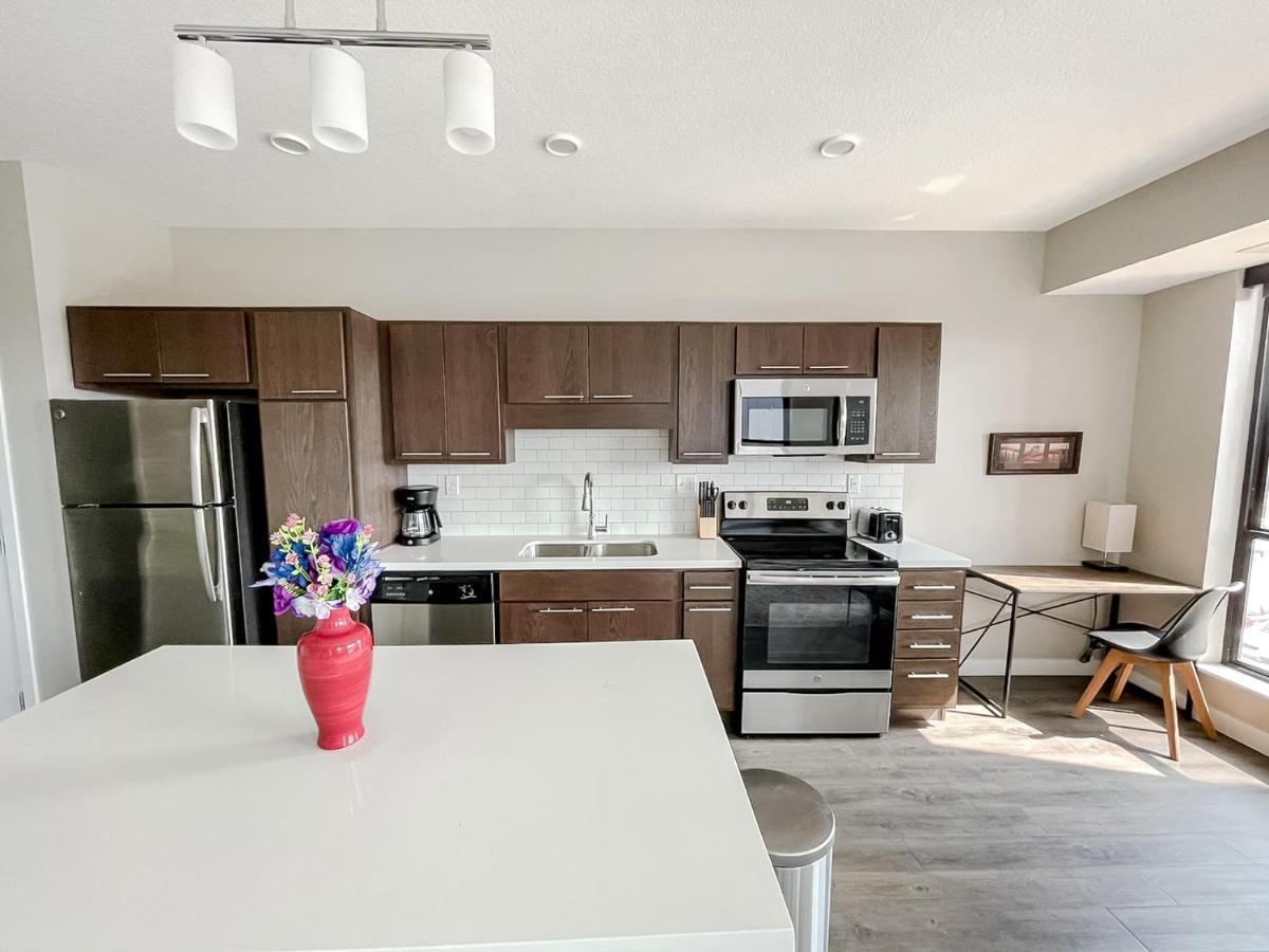 Sleepover Premier Downtown Des Moines Apartments ภายนอก รูปภาพ